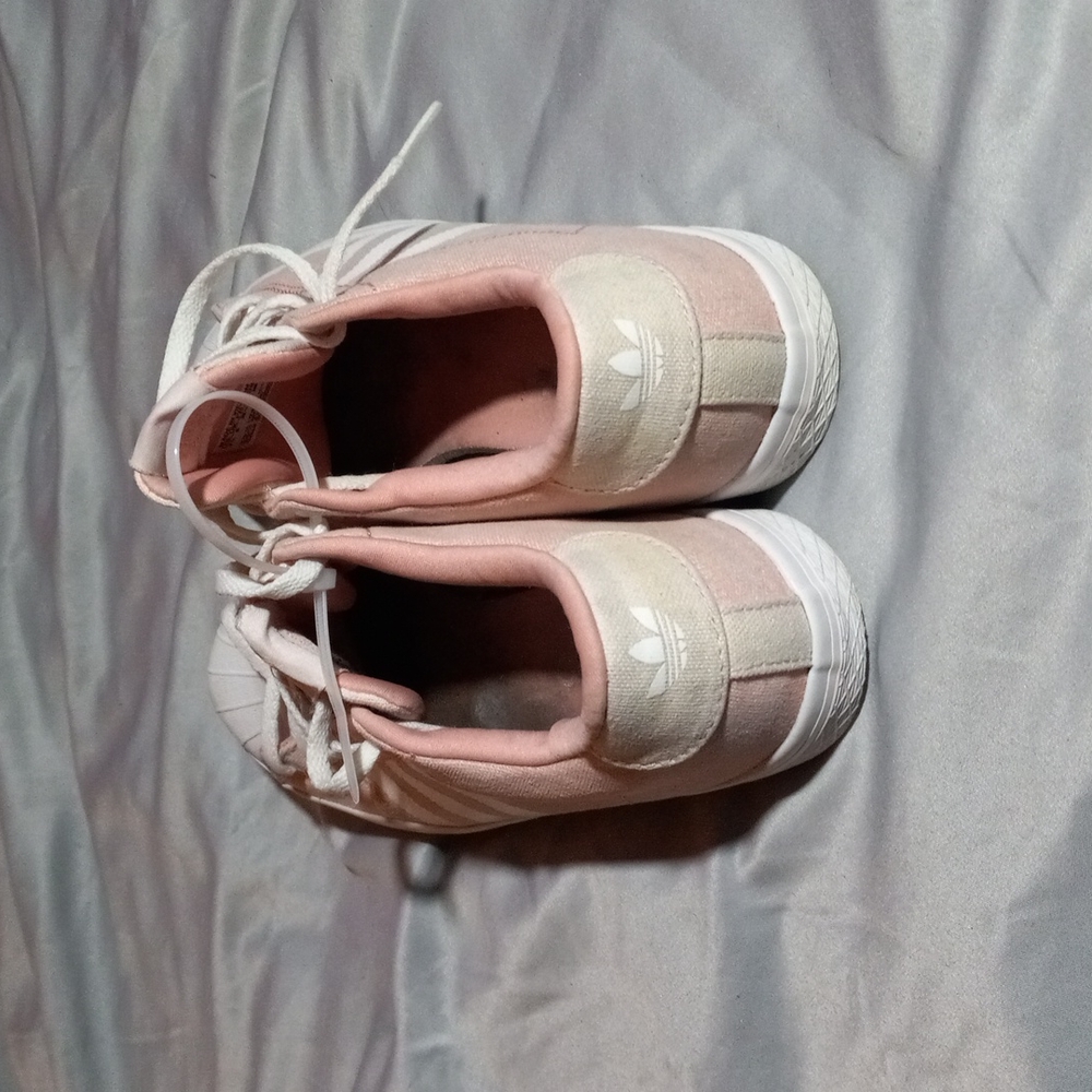 Womens Adidas shoes - Picture 4 of 6